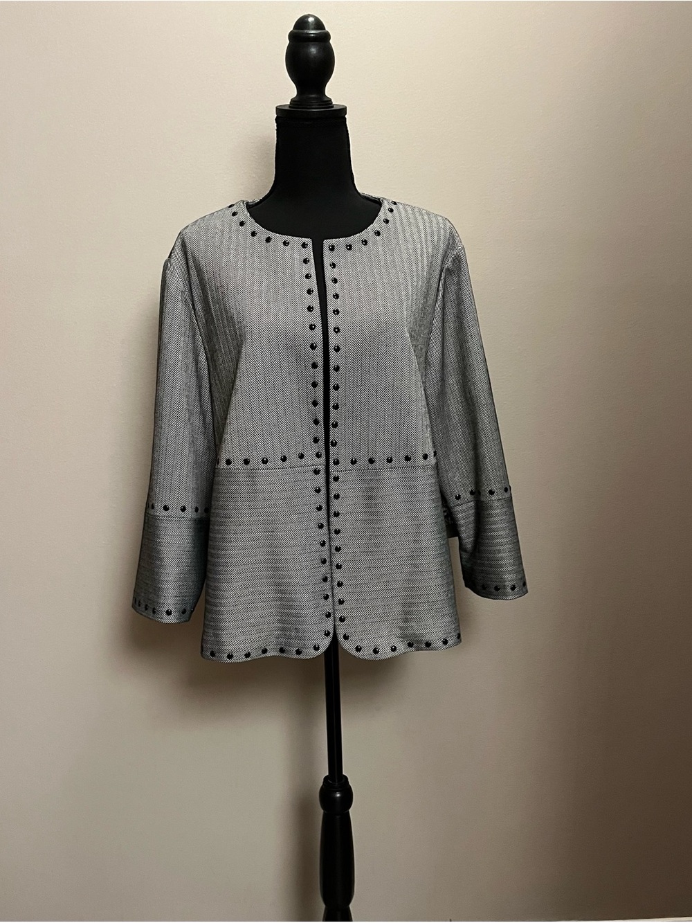 Vince Camuto Black/Gray Studded Herringbone Open Front Jacket, Size XL